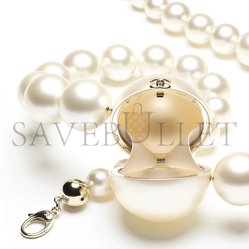 CHANEL PEARL NECKLACE MINAUDIERE AS5860 (8.5cm)